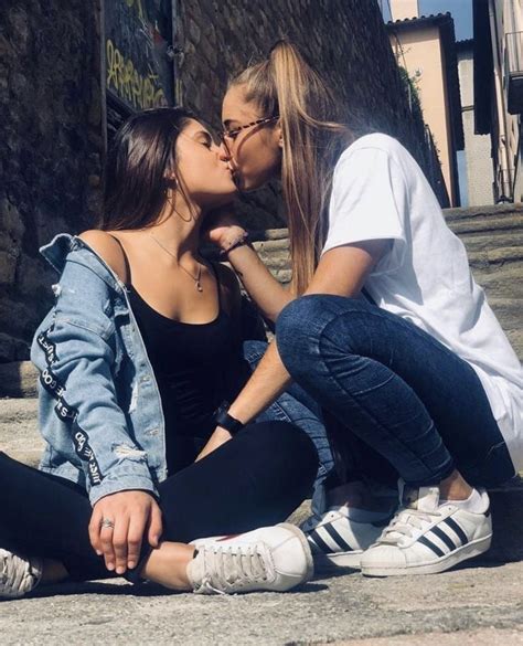 lesben muschi|muschis lesbians Search